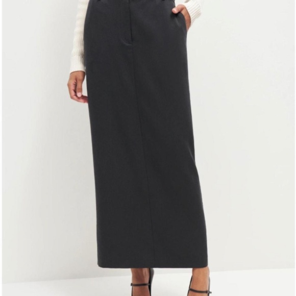 Reformation - Cairo Mid Rise Maxi Skirt in black (Size 0) NWOT - Picture 2 of 5